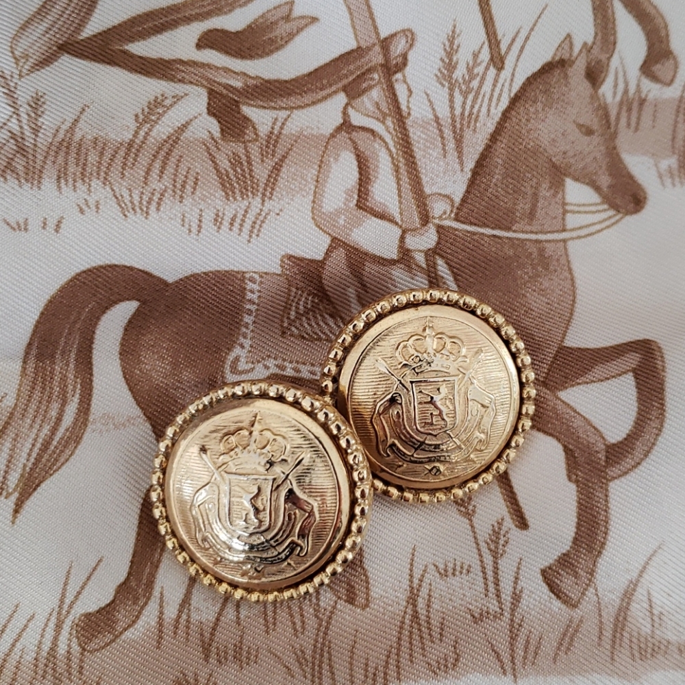 VTG signed Ellen D. Crest earrings, gold dipped - Picture 7 of 7